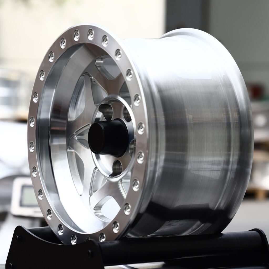 Land Rover Defender wheels – Machined Silver 6-Spoke, angled view