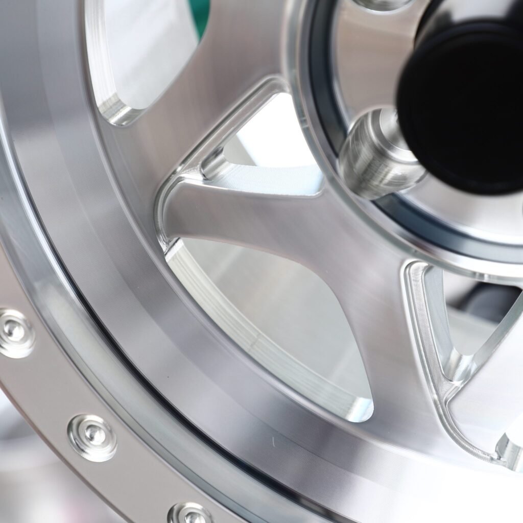 Jeep Gladiator wheels – Machined Silver 6-Spoke, lip and barrel detail