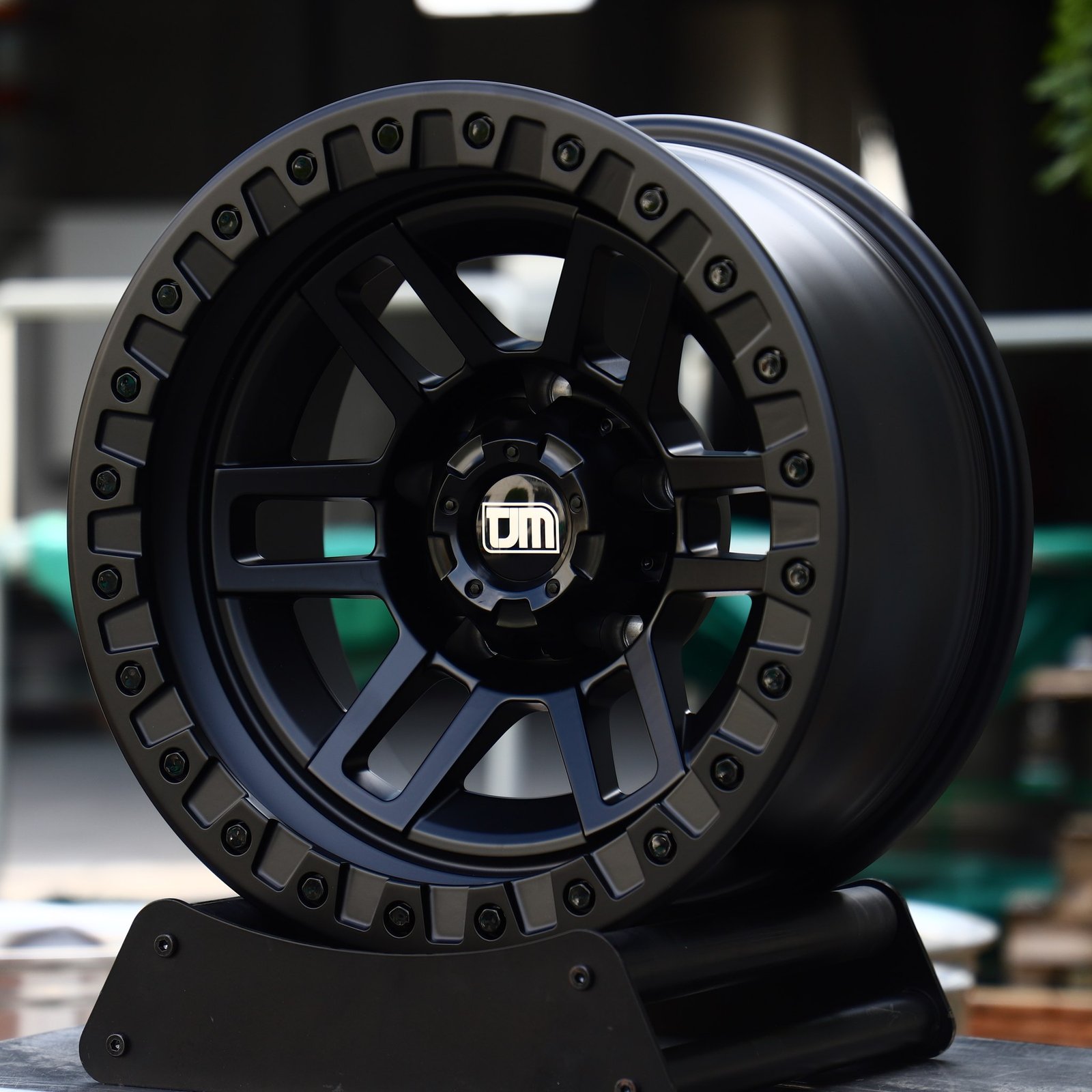 Jeep Wrangler wheels – Matte Black Split-Spoke Bolt Ring, front view