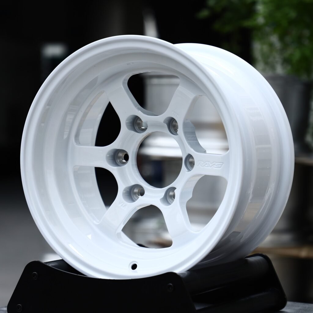 Land Rover Defender wheels – White 5-Spoke, angled view