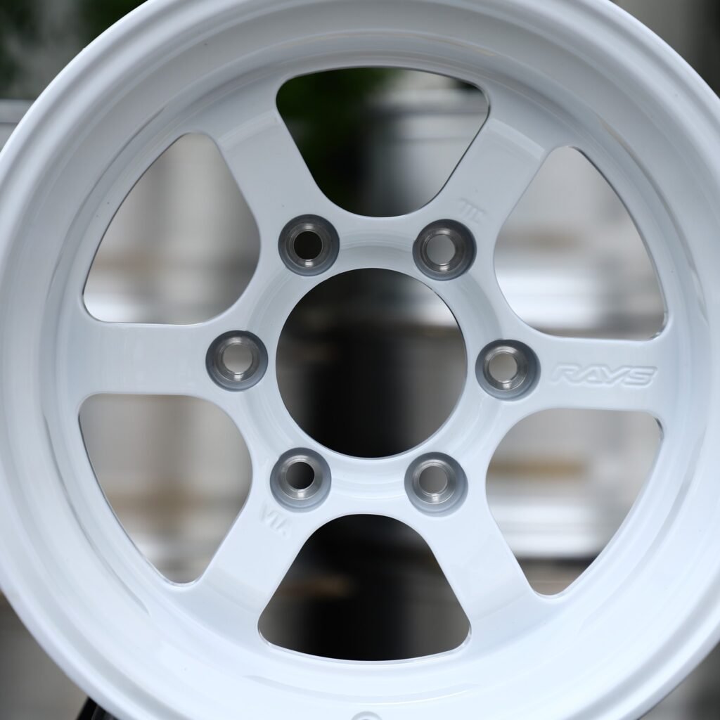 Jeep Gladiator wheels – White 5-Spoke, lip and barrel detail