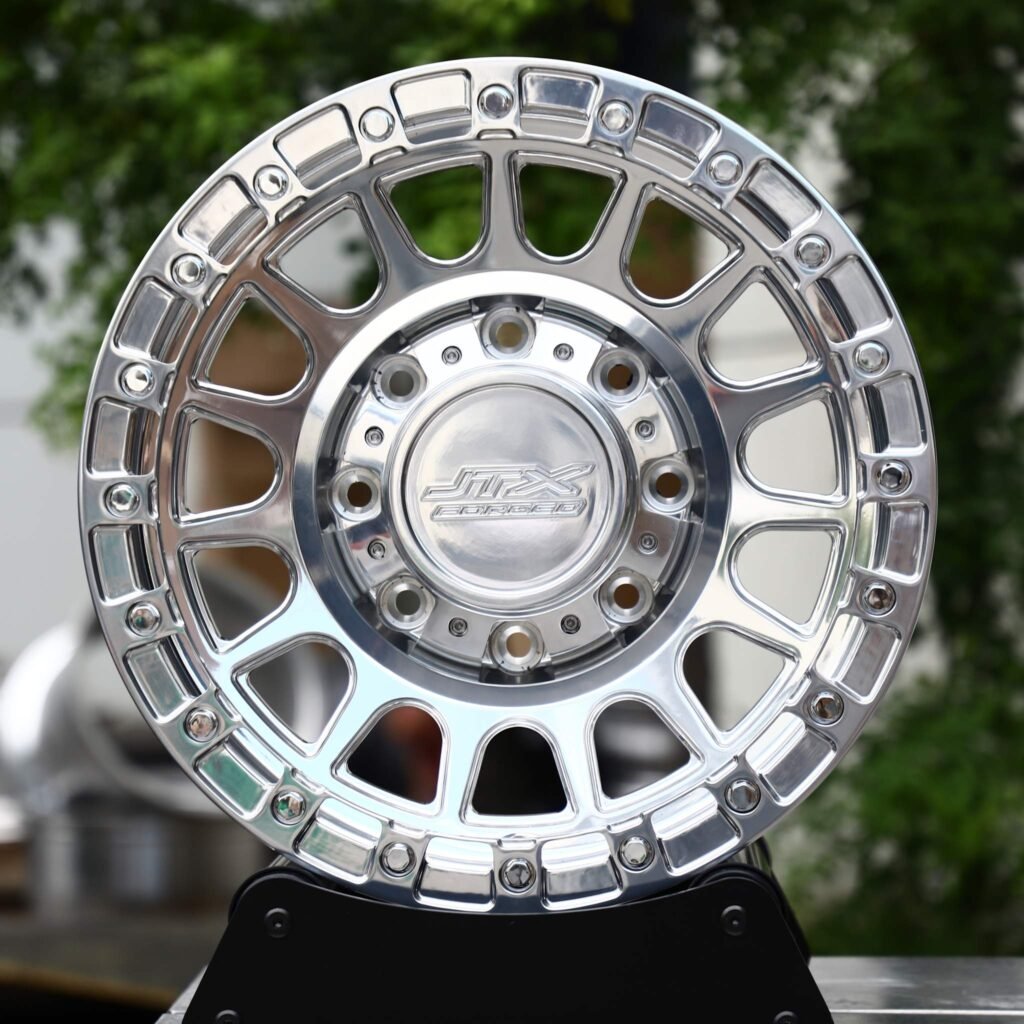 Ford F-250 Super Duty wheels – Polished 16-Spoke Bolted Ring Beadlock (JTX Forged-Style), front view
