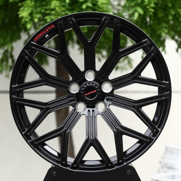 Kia Stinger wheels – Gloss Black Y-Spoke Mesh, front view