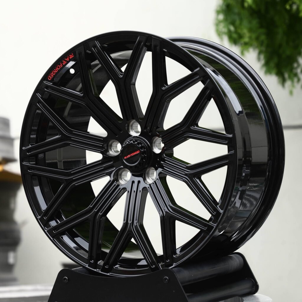 Hyundai Genesis wheels – Gloss Black Y-Spoke Mesh, angled view