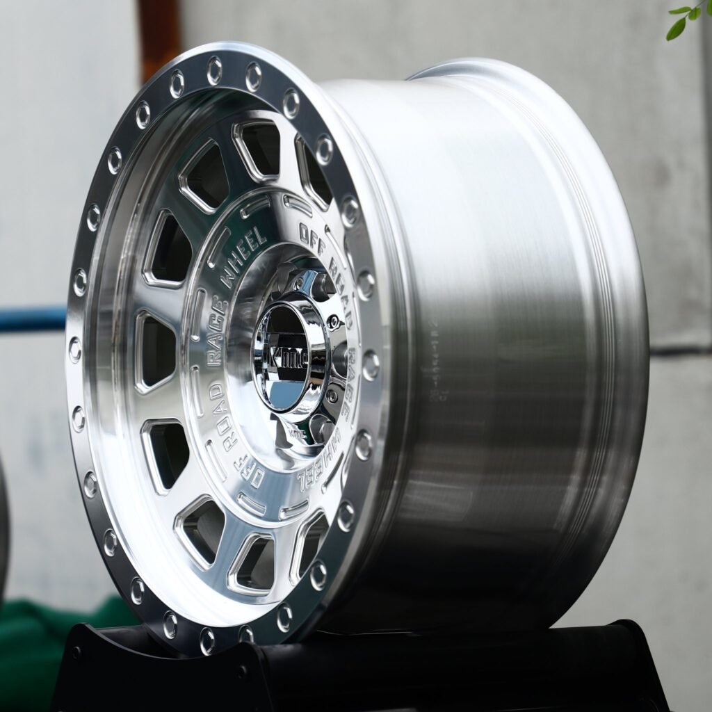 6x135 wheels – Mirror Polished 15-Window Beadlock (KMC-Style), side view