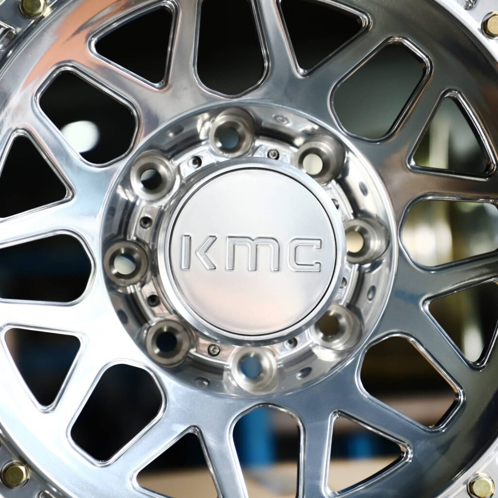 Chevrolet Silverado 2500HD wheels – Polished Y-Spoke Bolted Ring Beadlock (KMC-Style), lip and barrel detail