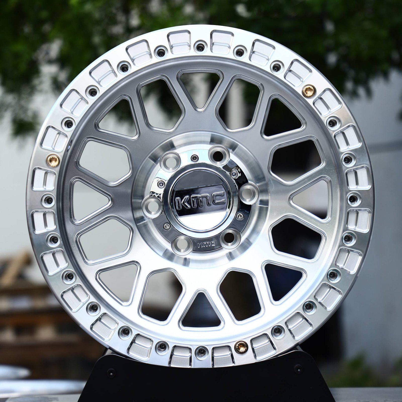 Chevrolet Colorado wheels – Polished Y-Spoke Bolted Ring Chrome Cap Beadlock (KMC-Style), front view