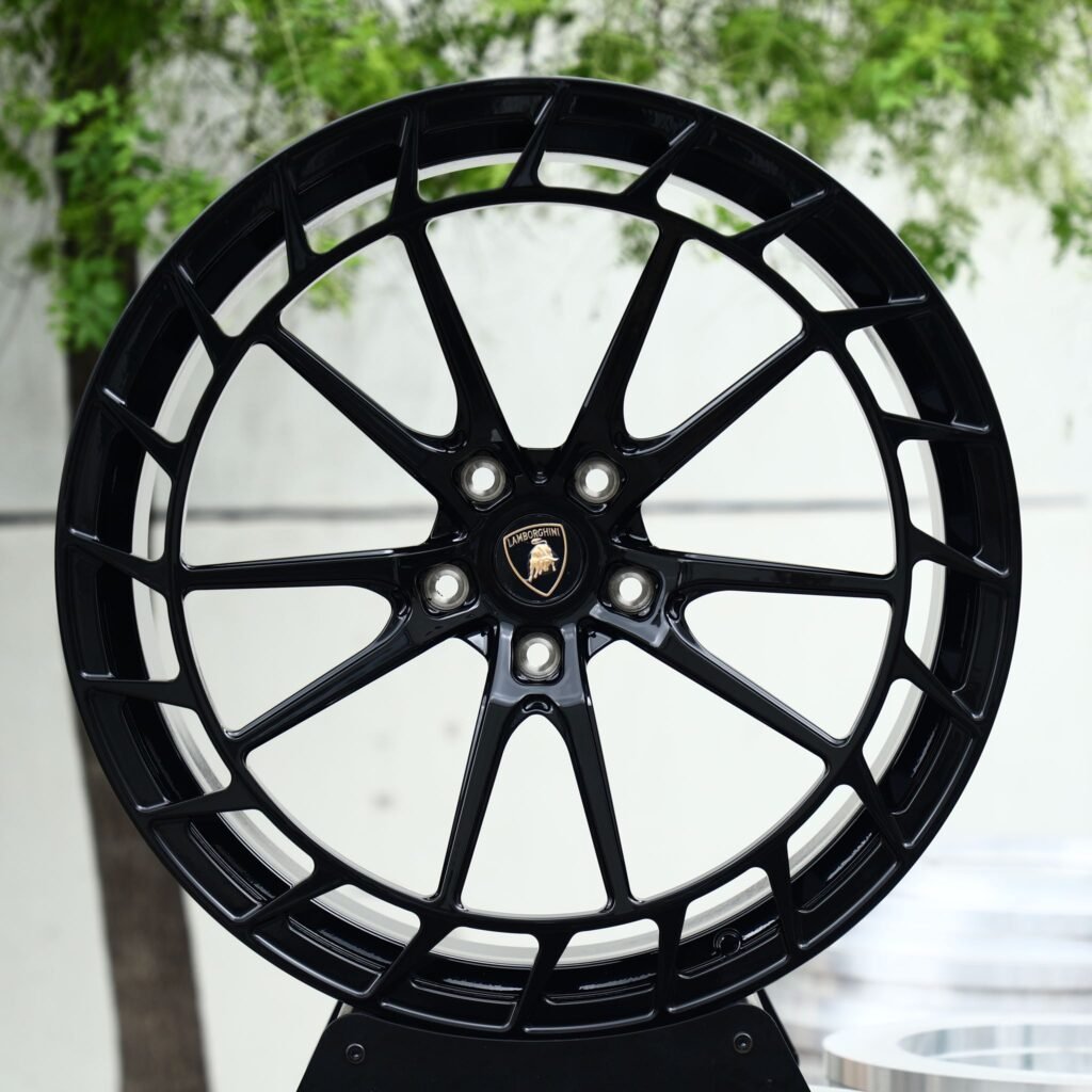 Lamborghini Urus wheels – Gloss Black 10-Spoke Windowed Ring (Lamborghini OEM-Style), front view