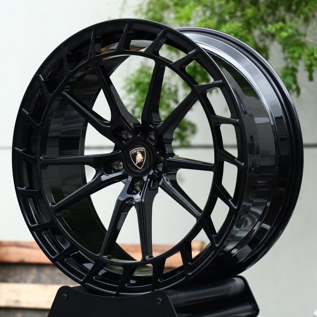 Lamborghini Huracan wheels – Gloss Black 10-Spoke Windowed Ring (Lamborghini OEM-Style), angled view