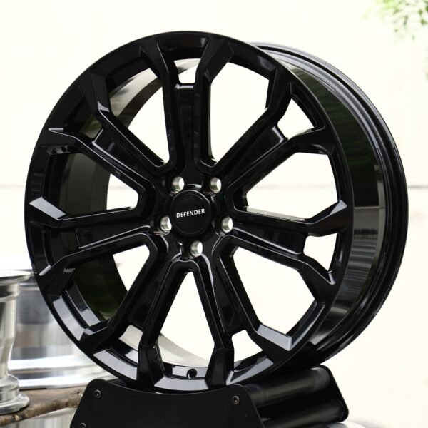 Land Rover Defender wheels – Gloss Black 10 Split-Spoke (Land Rover OEM-Style), front view