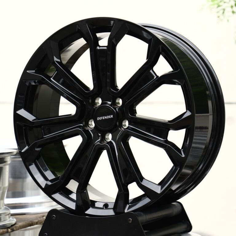 Land Rover Defender wheels – Gloss Black 10 Split-Spoke (Land Rover OEM-Style), front view