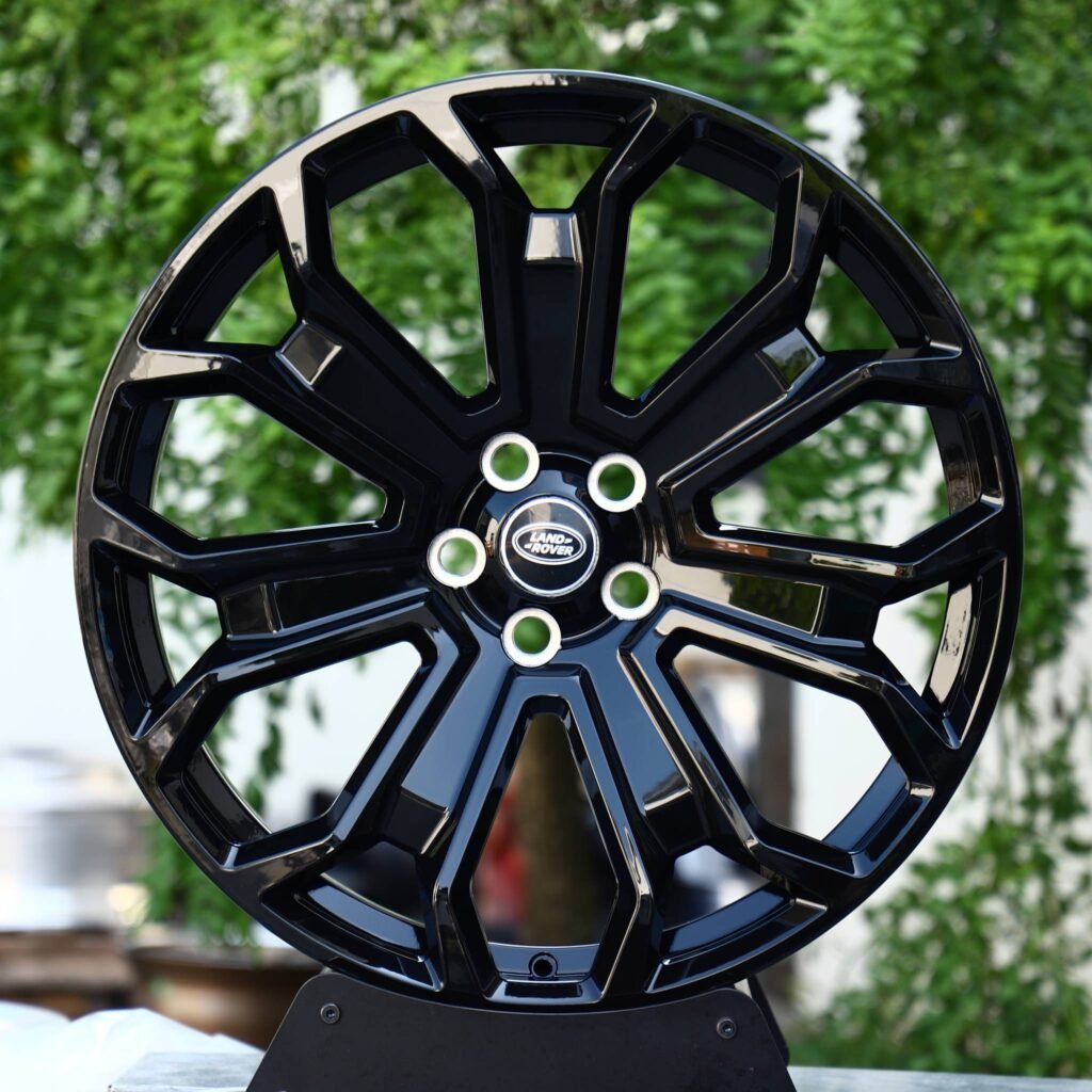 Land Rover Defender wheels – Gloss Black 5 Split Y-Spoke (Land Rover OEM-Style), front view