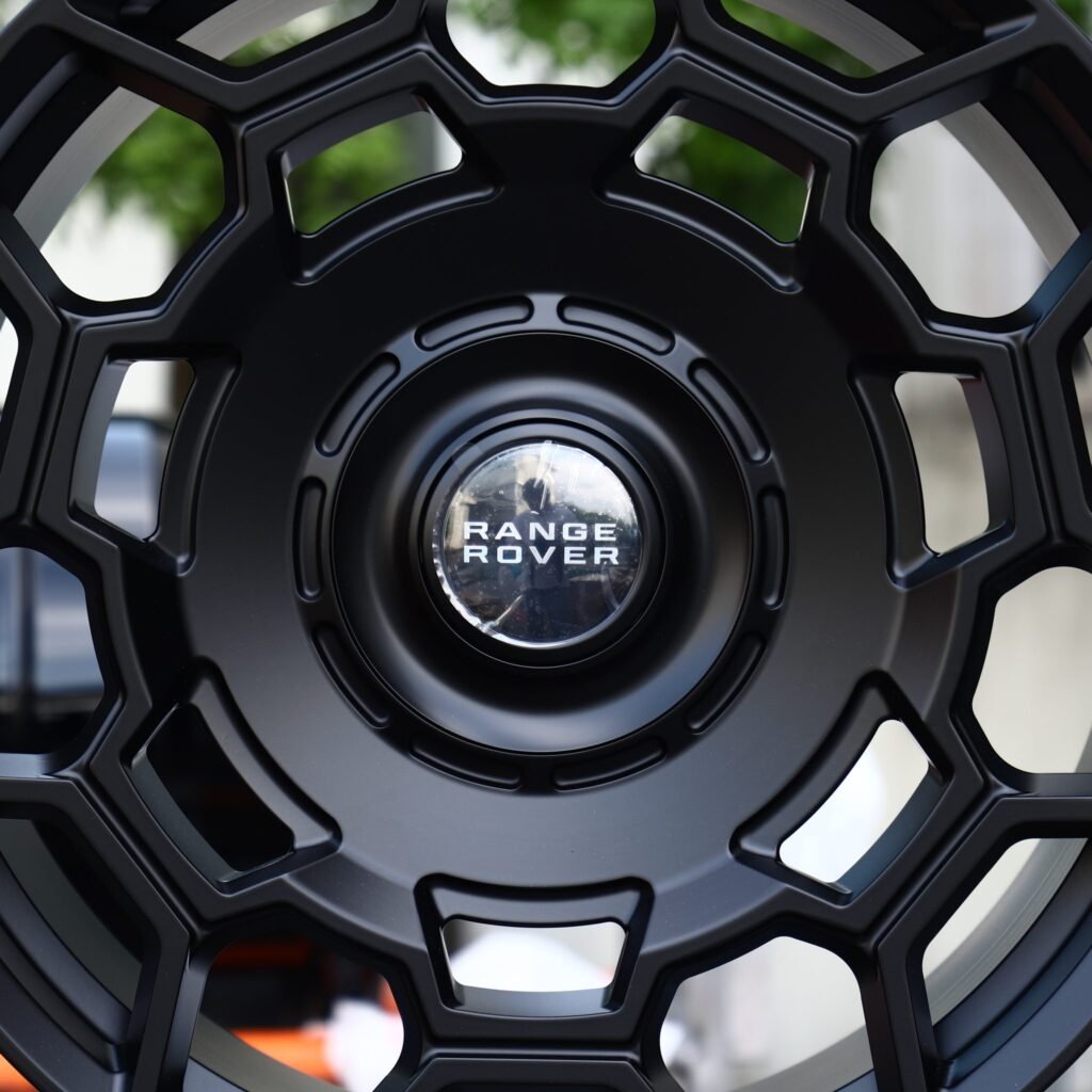 Land Rover Discovery wheels – Satin Black Hex-Window Disc (Land Rover OEM-Style), lip and barrel detail