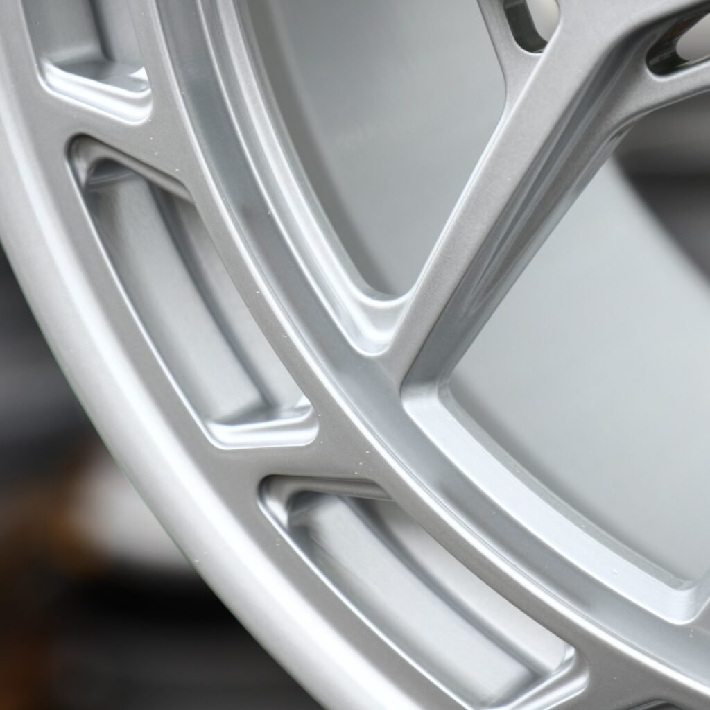 Lexus IS wheels – Bright Silver 5 Y-Spoke Windowed Ring (Lexus OEM-Style), lip and barrel detail