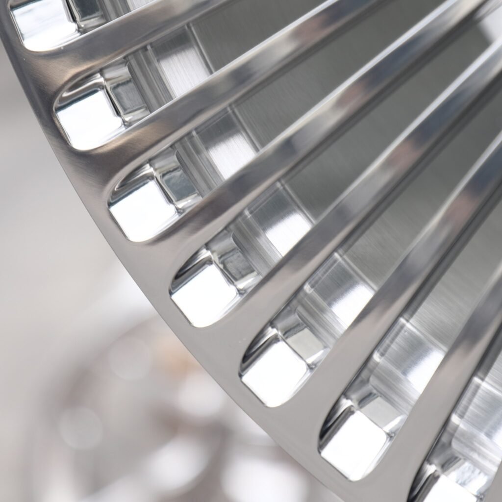 Lexus IS wheels – Brushed Silver Multi-Spoke Floating Cap (Lexus OEM-Style), lip and barrel detail