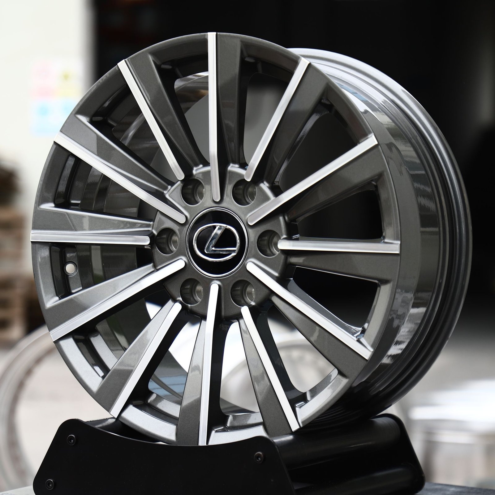 Lexus LX wheels – Gunmetal Machined Multi-Spoke (Lexus OEM-Style), front view
