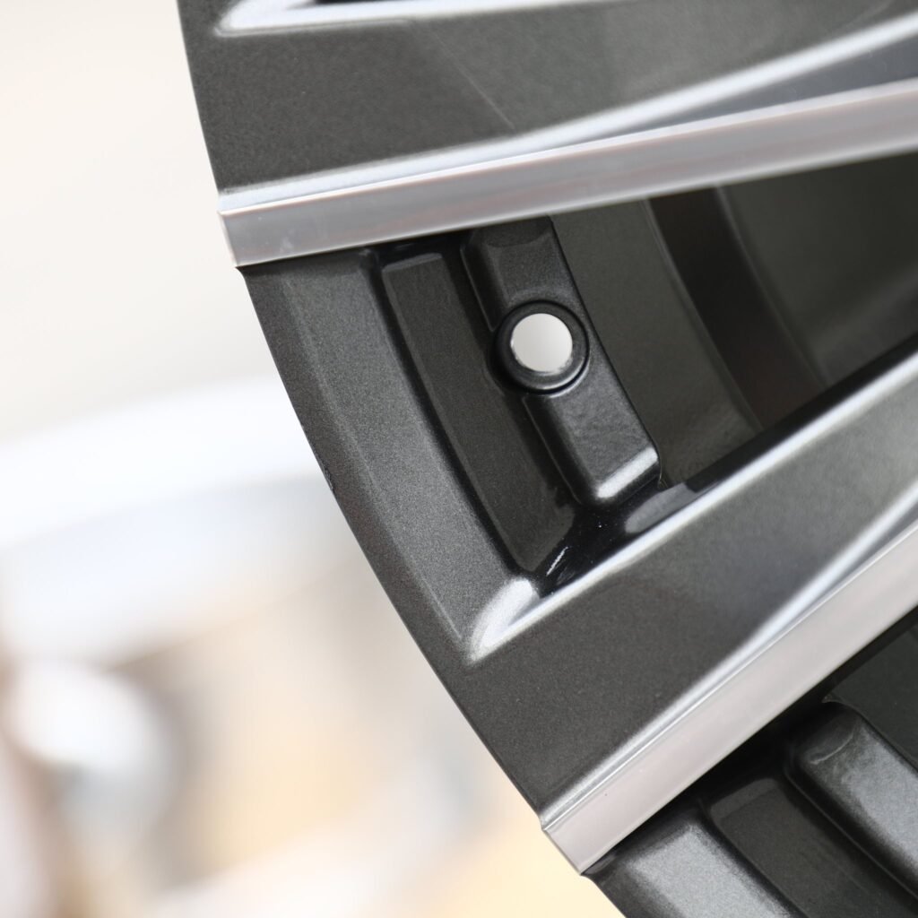 Lexus LX wheels – Gunmetal Machined Multi-Spoke (Lexus OEM-Style), lip and barrel detail