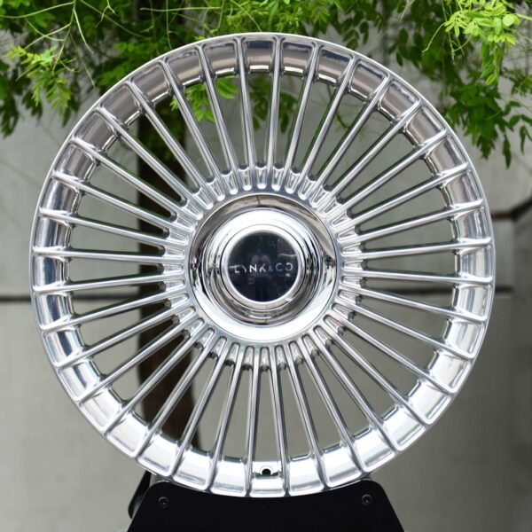 Lynk & Co 01 wheels – Polished Multi-Spoke Floating Cap (Lynk & Co OEM-Style), front view
