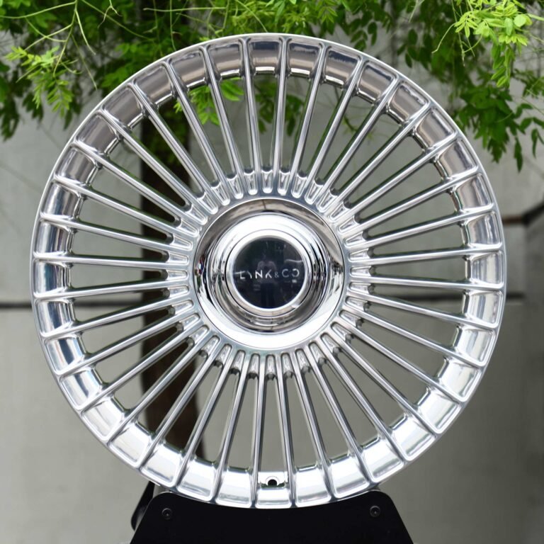 Lynk & Co 01 wheels – Polished Multi-Spoke Floating Cap (Lynk & Co OEM-Style), front view