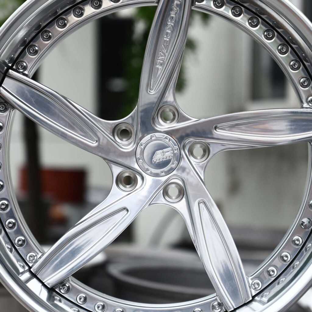 Audi A4 B9 wheels – Brushed Silver 5-Spoke Star 2-Piece Riveted Lip, lip and barrel detail