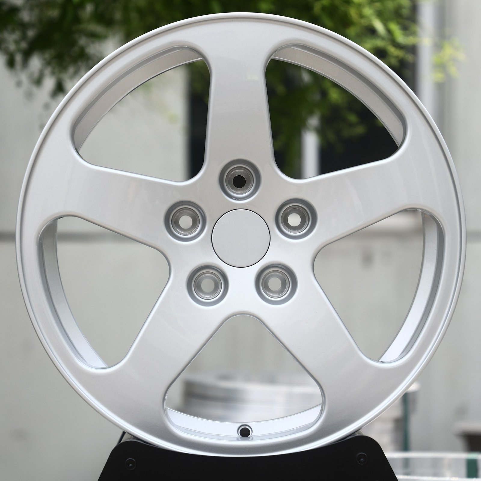 Mercedes-Benz E-Class wheels – Matte Silver 5-Spoke, front view