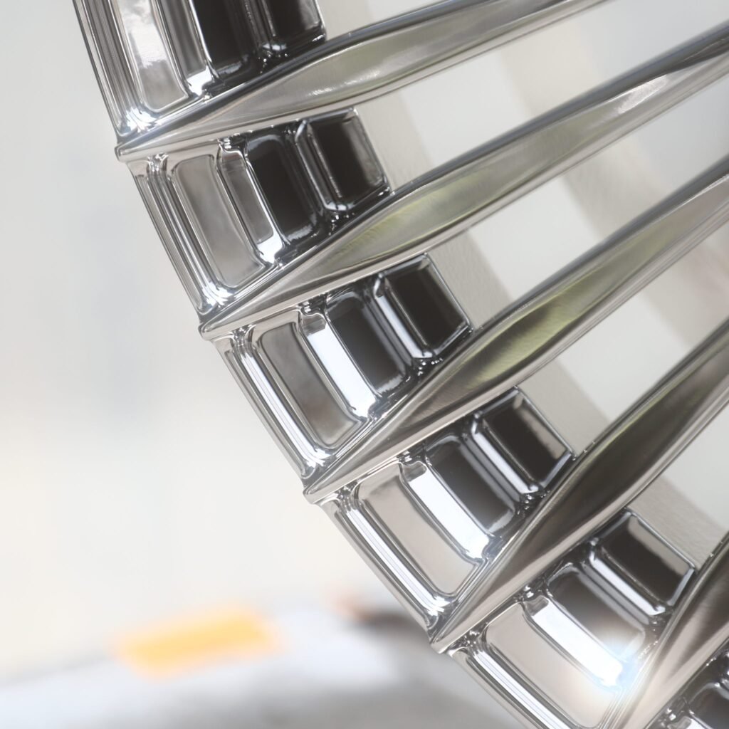 Audi A4 B9 wheels – Chrome Multi-Spoke Floating Cap, lip and barrel detail