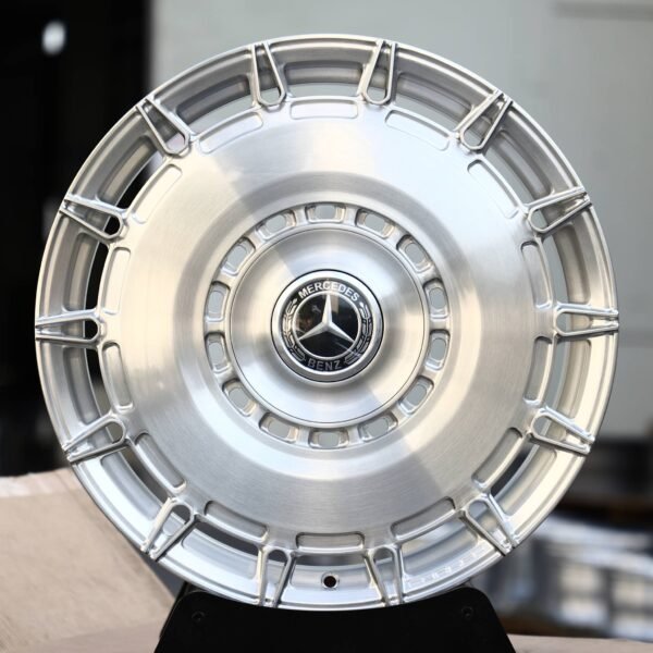 Mercedes C-Class wheels – Brushed Silver Slotted Disc (Mercedes-Benz OEM-Style), front view