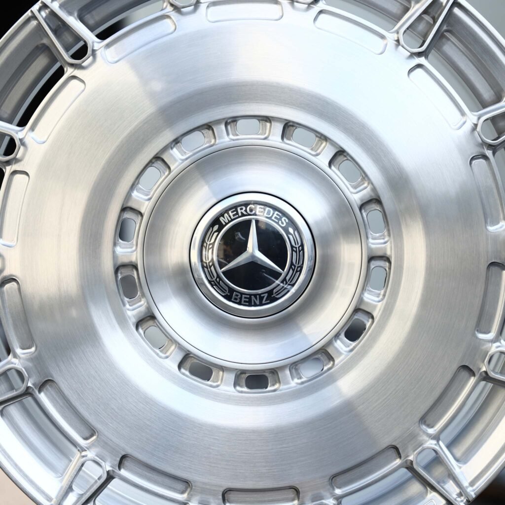 Mercedes-Benz C-Class W206 wheels – Brushed Silver Slotted Disc (Mercedes-Benz OEM-Style), lip and barrel detail