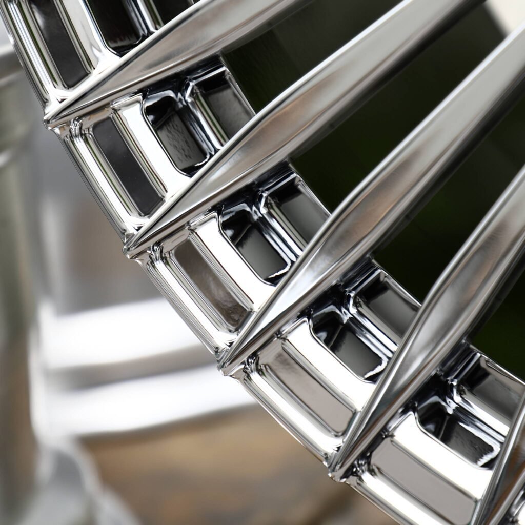 Mercedes-Benz E-Class W213 wheels – Chrome Multi-Spoke Full-Face Floating Cap (Mercedes-Benz OEM-Style), lip and barrel detail
