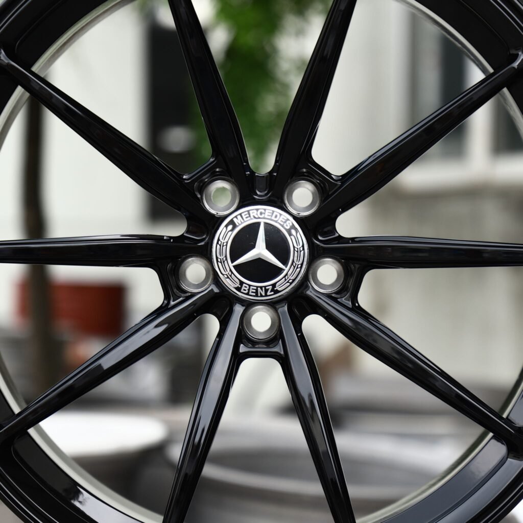 Mercedes-Benz S-Class W223 wheels – Gloss Black 10-Spoke (Mercedes-Benz OEM-Style), lip and barrel detail