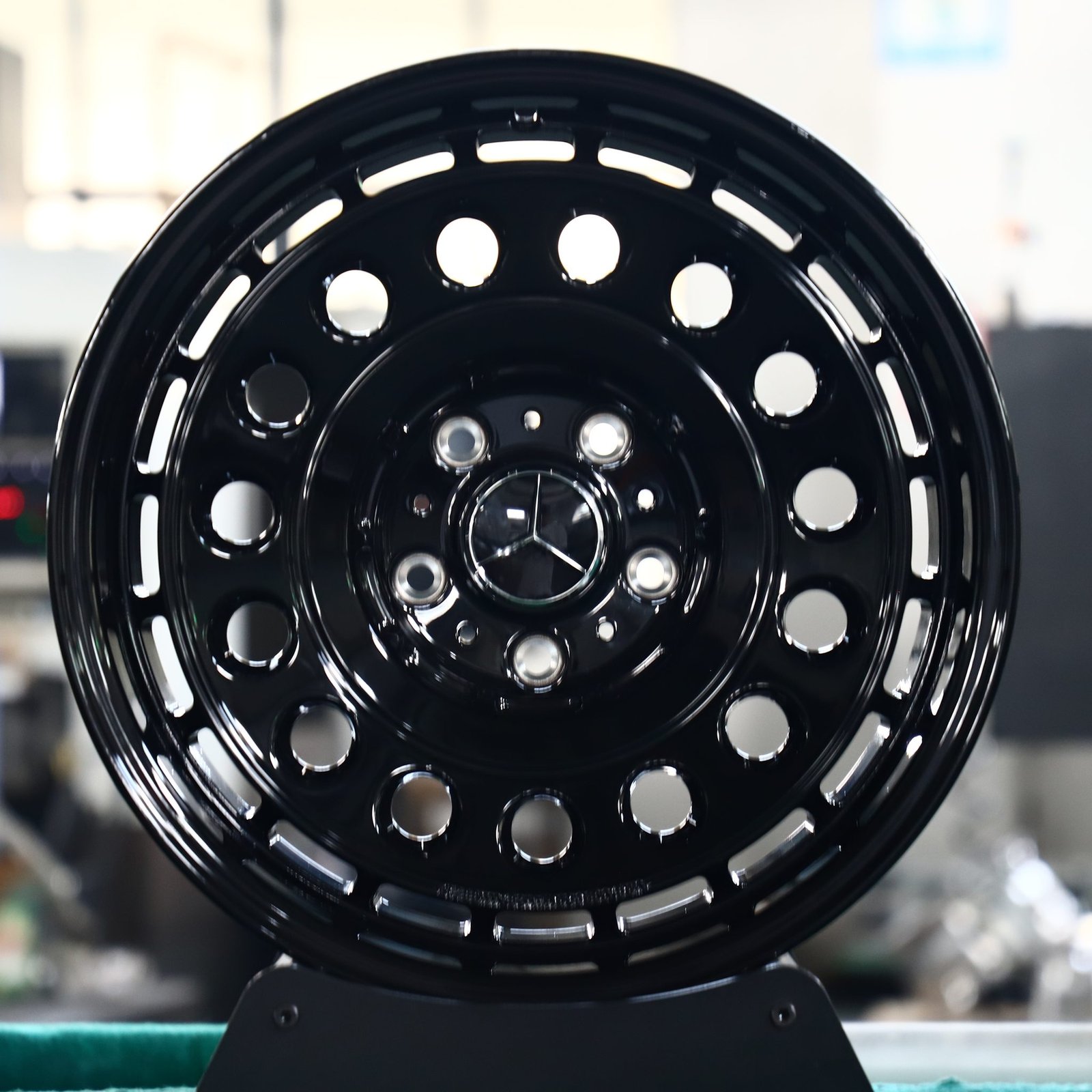 Mercedes G-Class wheels – Gloss Black Hole Disc Windowed Ring (Mercedes-Benz OEM-Style), front view