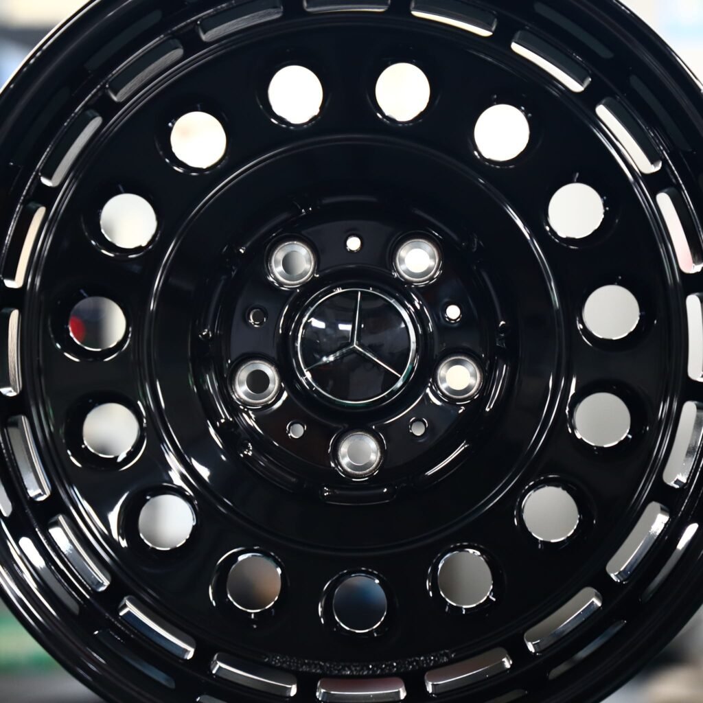 Mercedes-Benz E-Class W213 wheels – Gloss Black Hole Disc Windowed Ring (Mercedes-Benz OEM-Style), lip and barrel detail