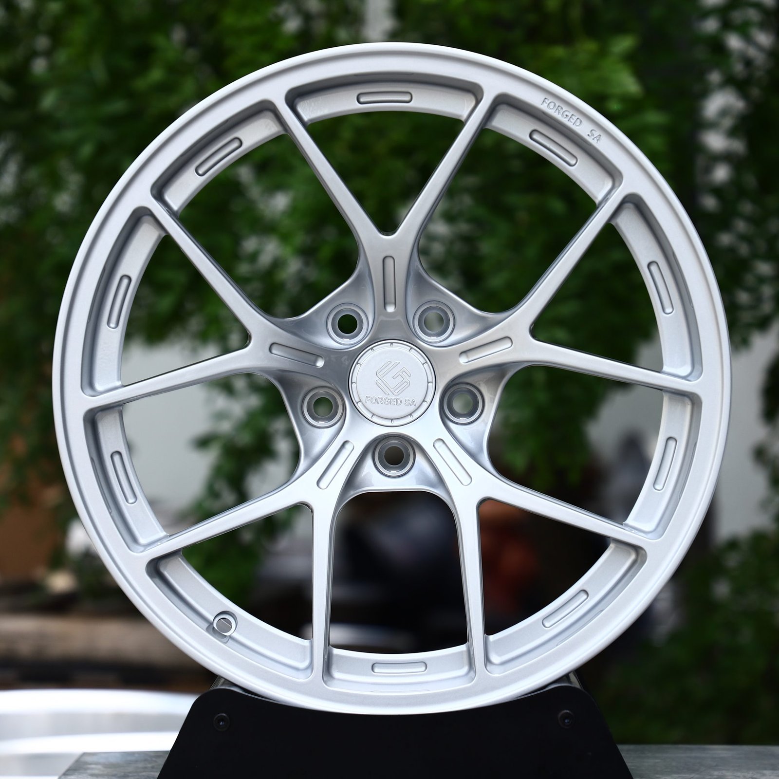 Mercedes GLC wheels – Bright Silver 5 Y-Spoke Slotted, front view