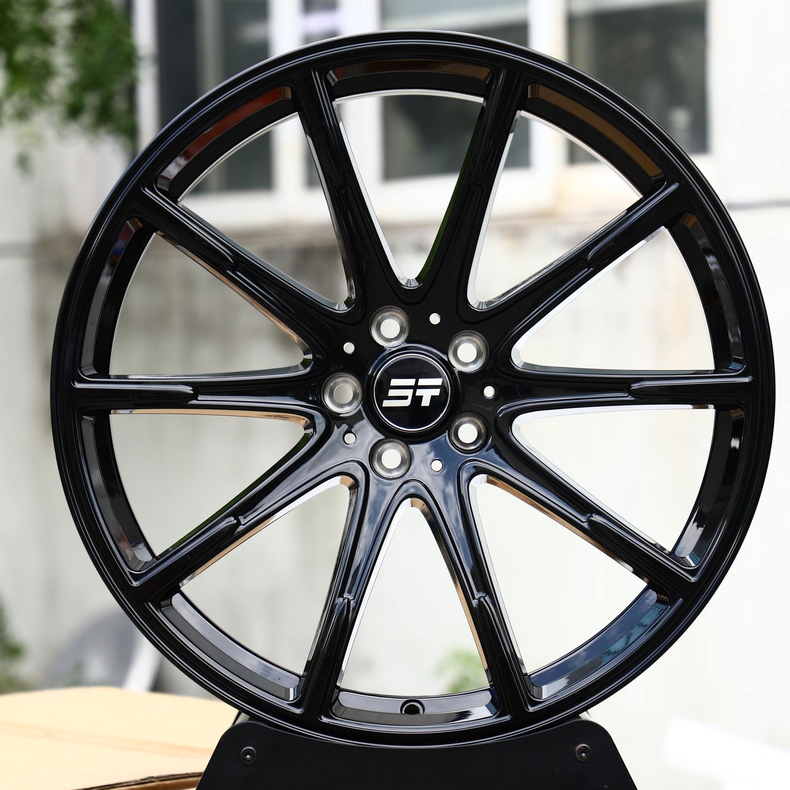 Mercedes GLC wheels – Gloss Black 10-Spoke, front view