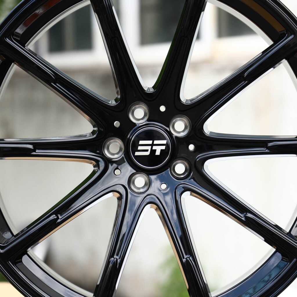 Audi A4 B9 wheels – Gloss Black 10-Spoke, lip and barrel detail