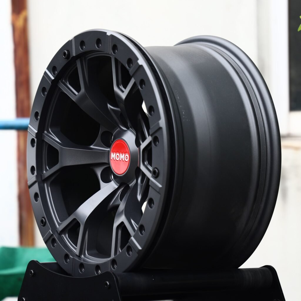 6x139.7 wheels – Matte Black 5 Split-Spoke Beadlock (Momo-Style), side view