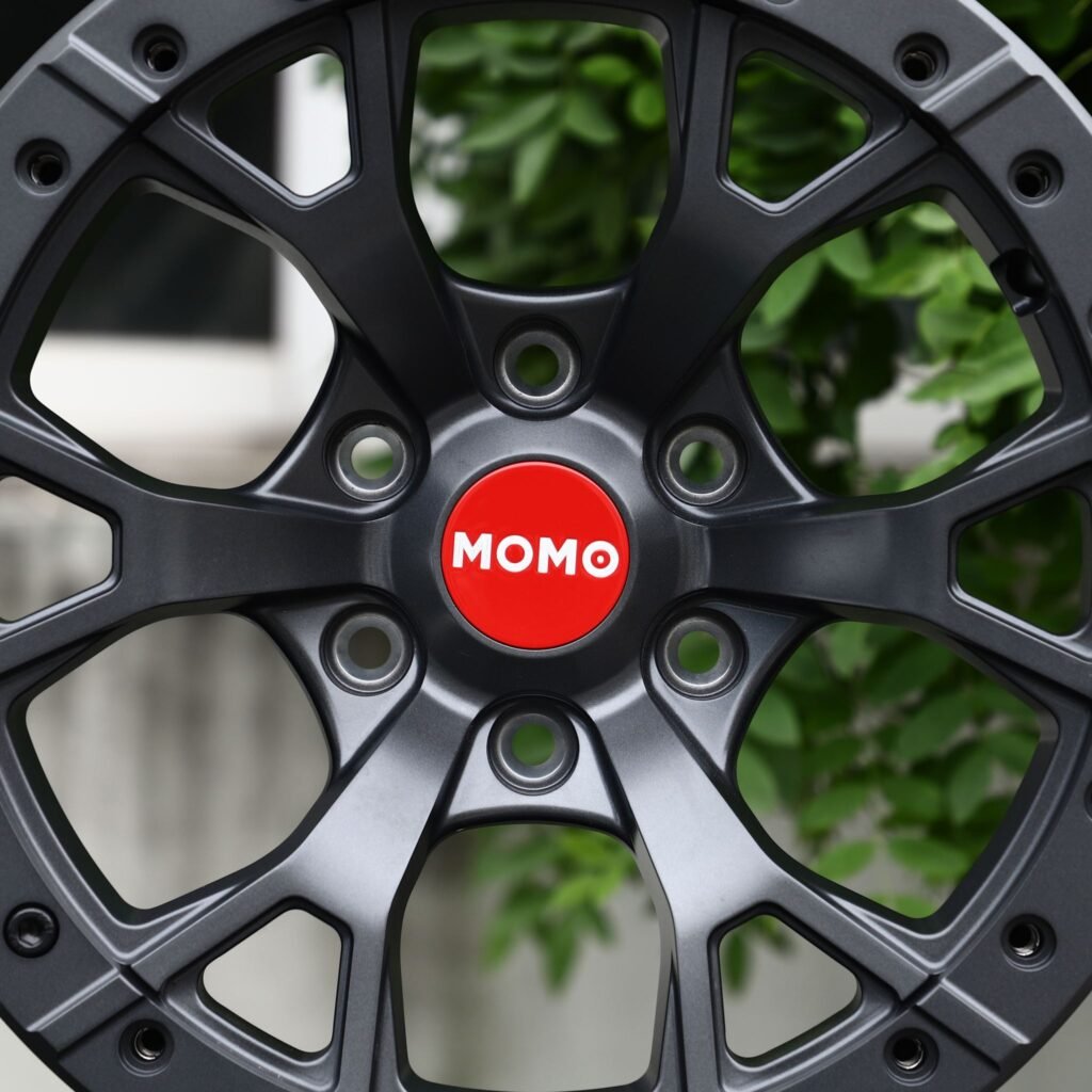 Toyota 4Runner wheels – Matte Black 5 Split-Spoke Beadlock (Momo-Style), lip and barrel detail