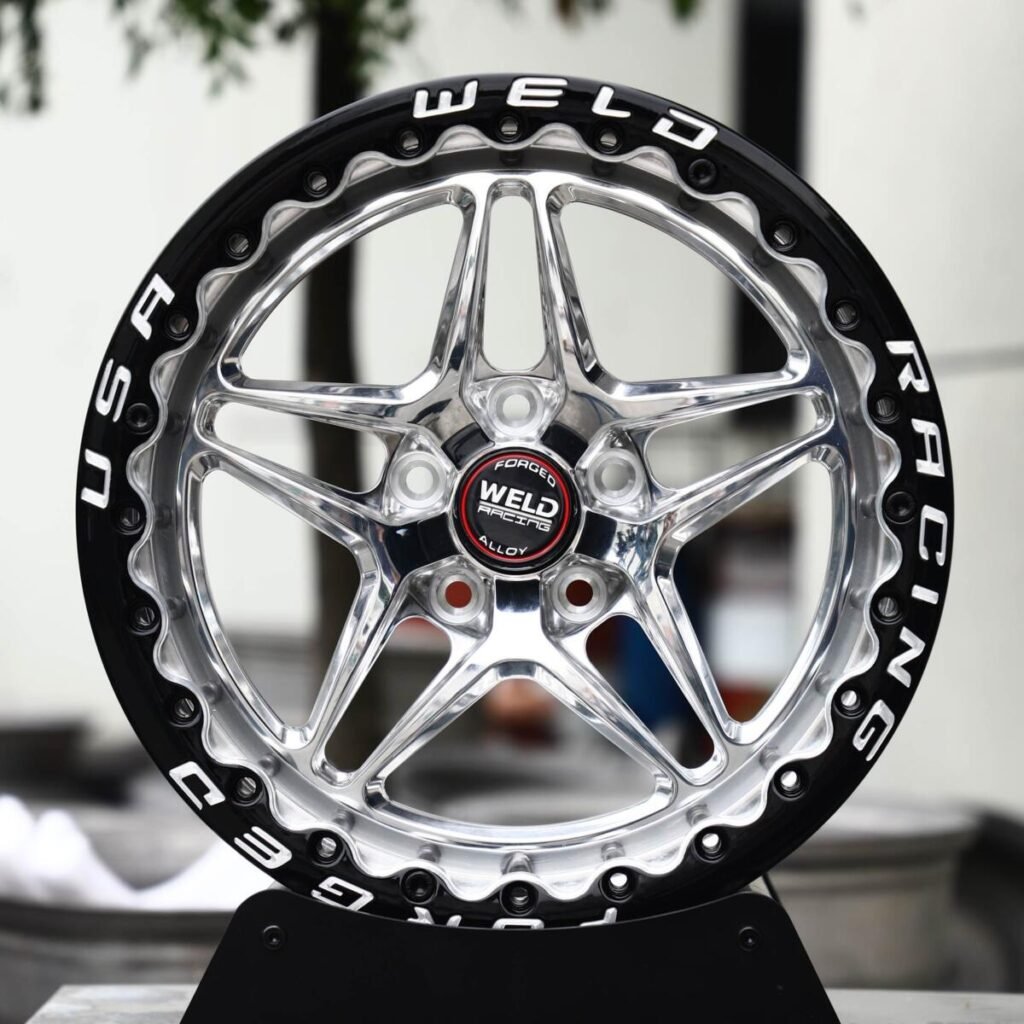 Polished 5-star beadlock forged drag wheel in 5x114.3, one of the Mustang drag wheel sizes covered in this guide