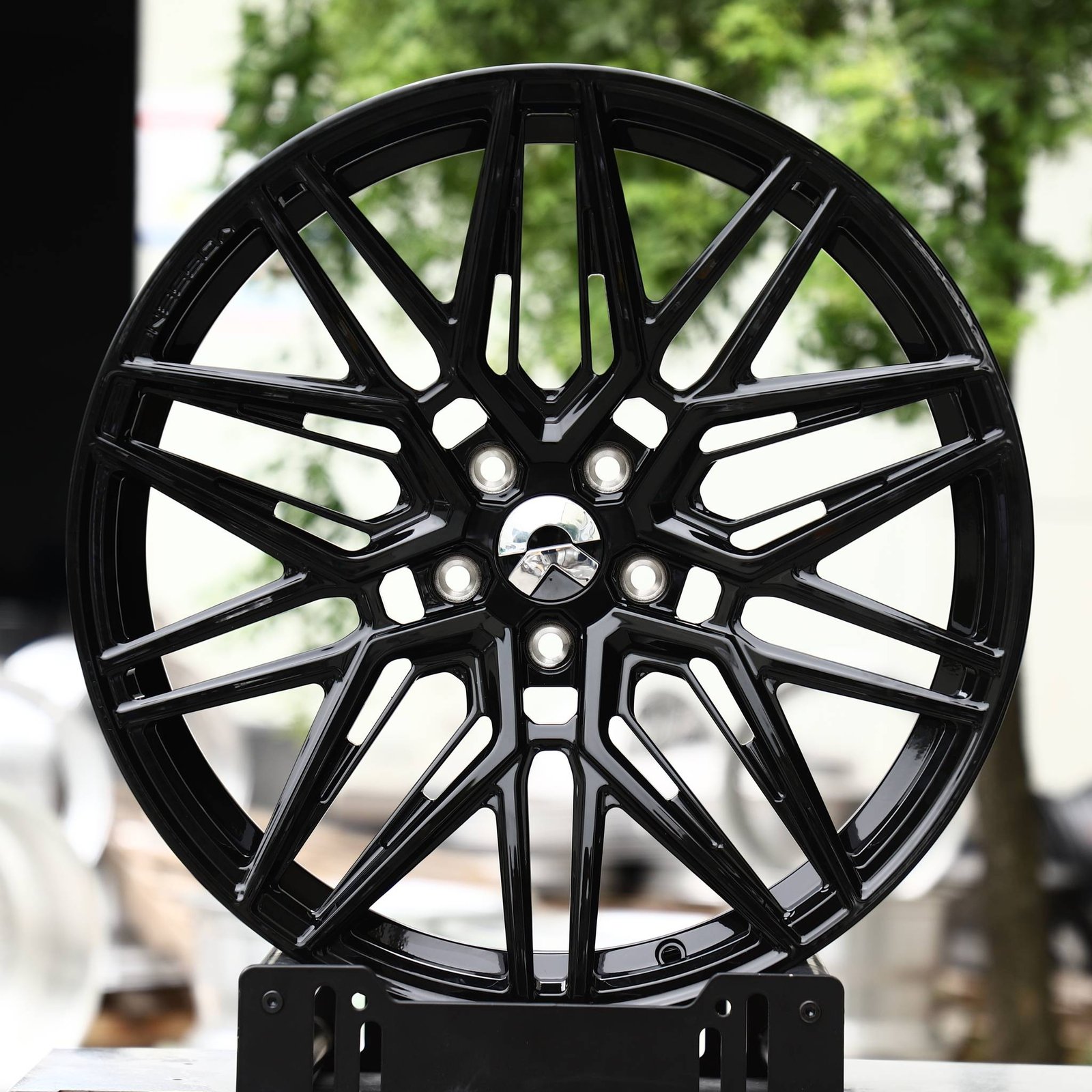 NIO ET5 wheels – Gloss Black Fine Y-Spoke Mesh (NIO OEM-Style), front view