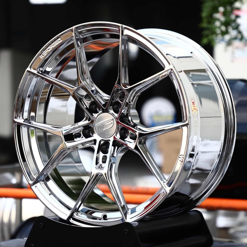 Infiniti Q50 wheels – Chrome 5 Y-Spoke, angled view