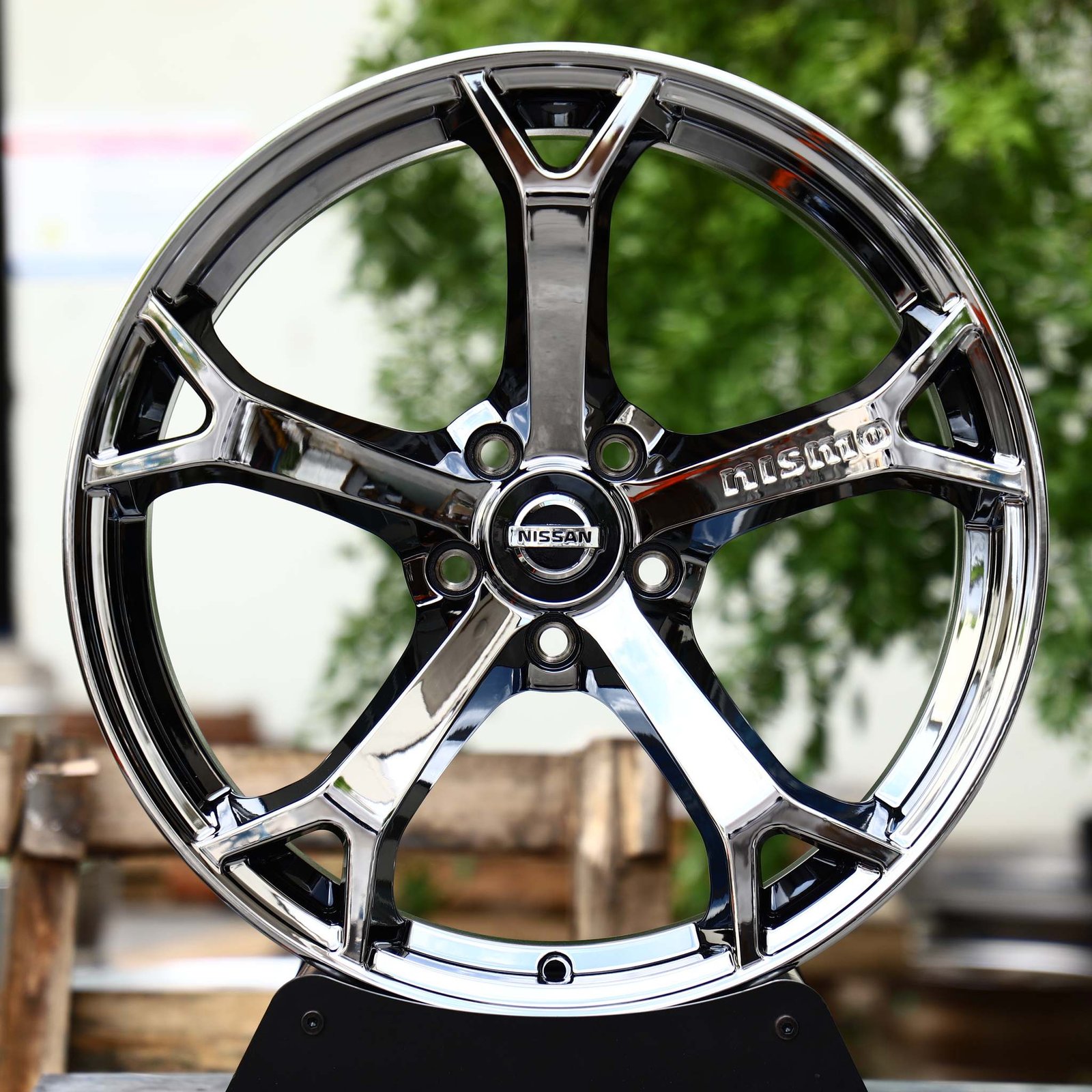 Nissan 370Z wheels – Black Chrome Split 5-Spoke (Nissan OEM-Style), front view