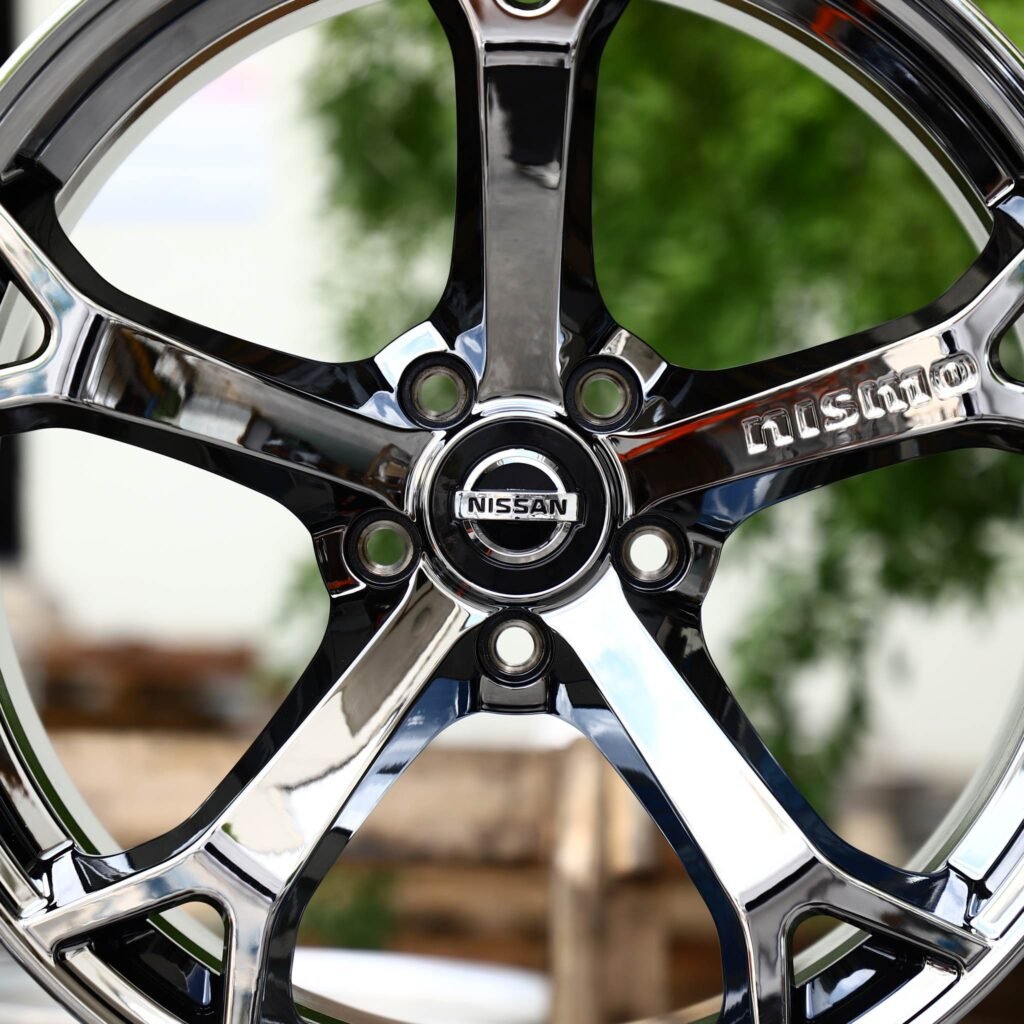 Nissan 350Z wheels – Black Chrome Split 5-Spoke (Nissan OEM-Style), lip and barrel detail