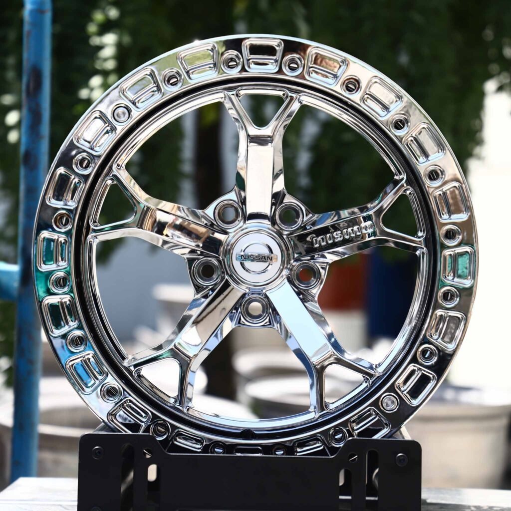 Nissan GT-R wheels – Chrome 5 Split-Spoke Silver Ring Beadlock (Nissan OEM-Style), rear view
