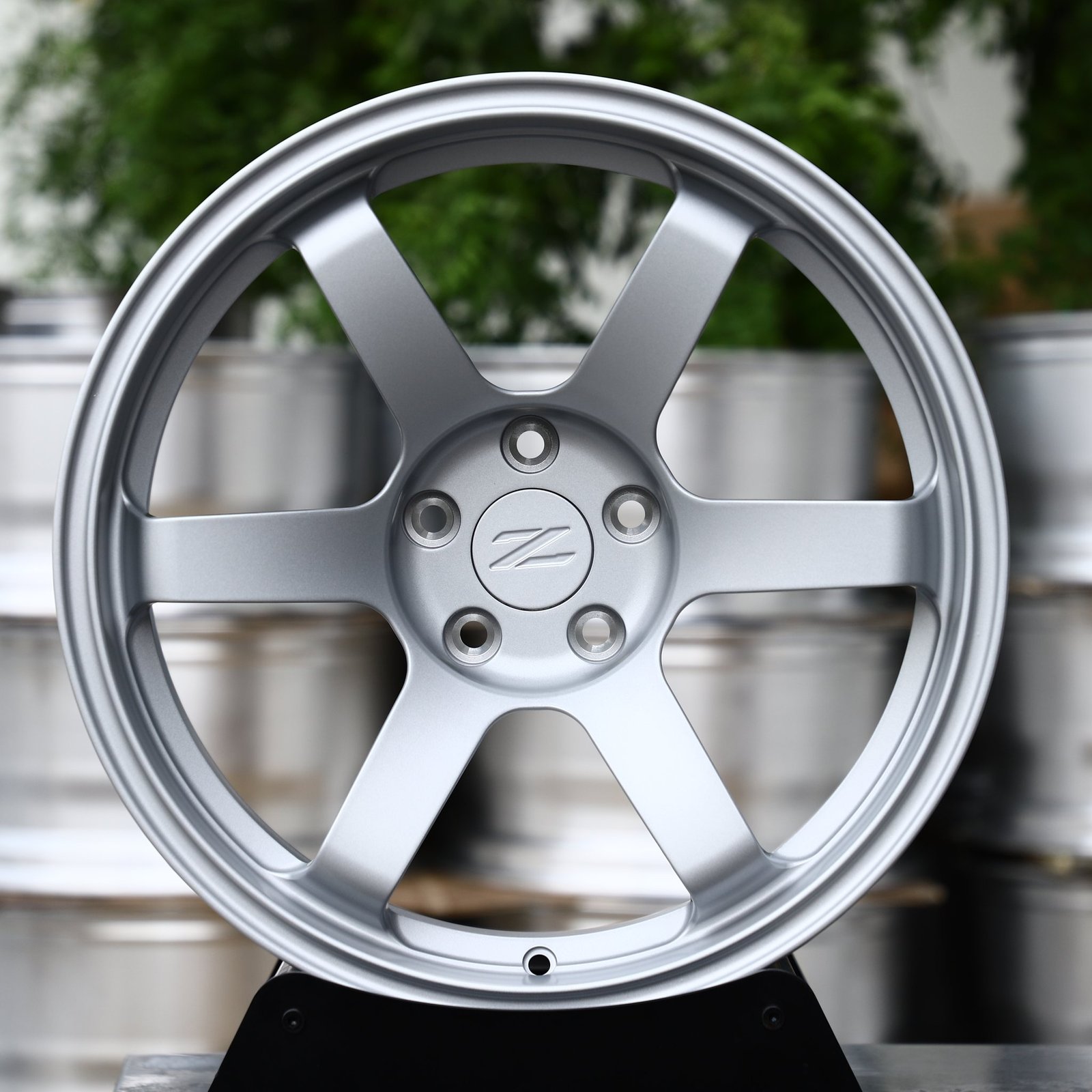 Nissan 370Z wheels – Matte Silver 6-Spoke (Nissan OEM-Style), front view