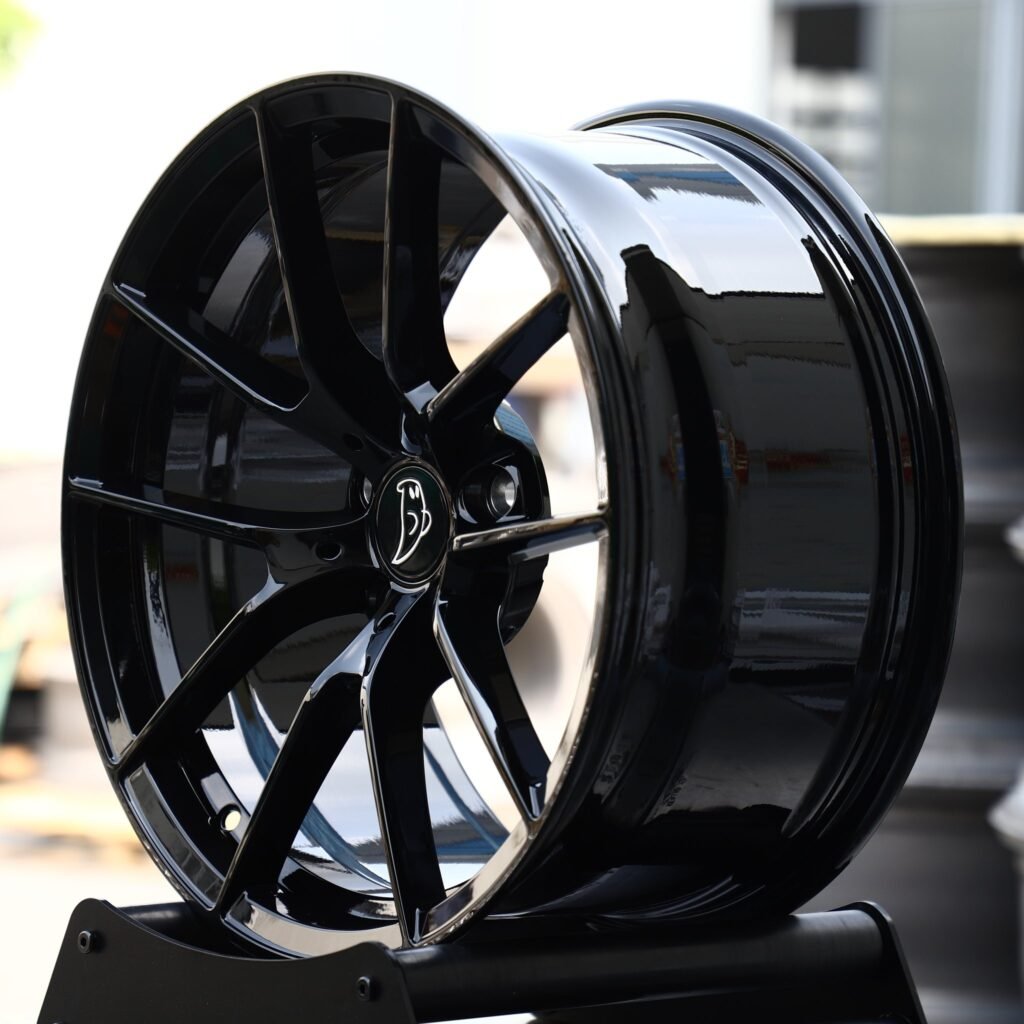 5x130 wheels – Gloss Black 10-Spoke Concave, side view