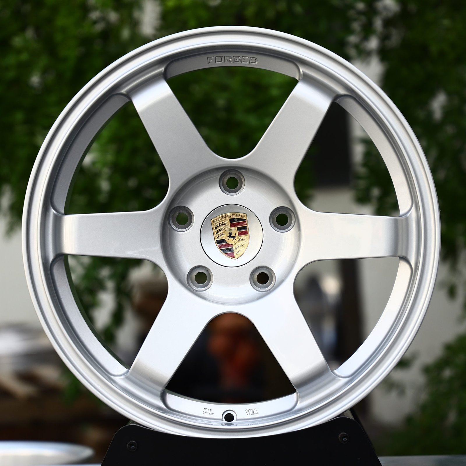 Porsche Cayenne wheels – Bright Silver 6-Spoke (Porsche OEM-Style), front view