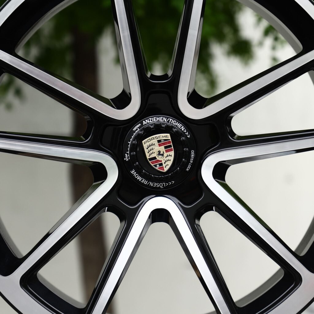 Porsche 911 wheels – Gloss Black Machined 5 Double-Spoke Center-Lock (Porsche OEM-Style), lip and barrel detail