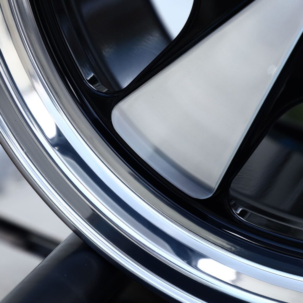 Porsche 911 wheels – Gloss Black Machined 5-Spoke Polished Deep Lip (Porsche OEM-Style), lip and barrel detail