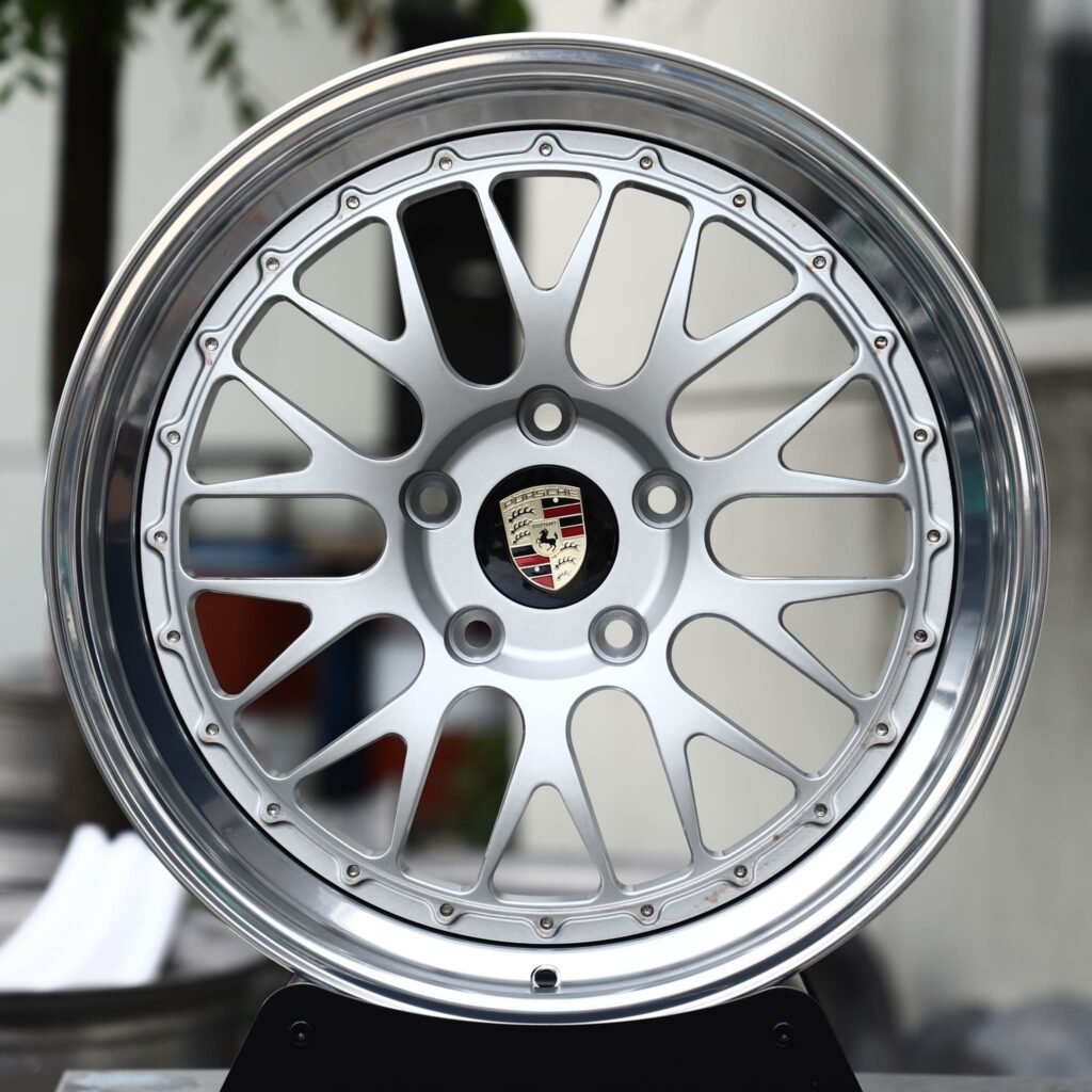 Porsche 911 wheels – Silver Cross-Spoke Mesh 2-Piece Polished Lip (Porsche OEM-Style), front view