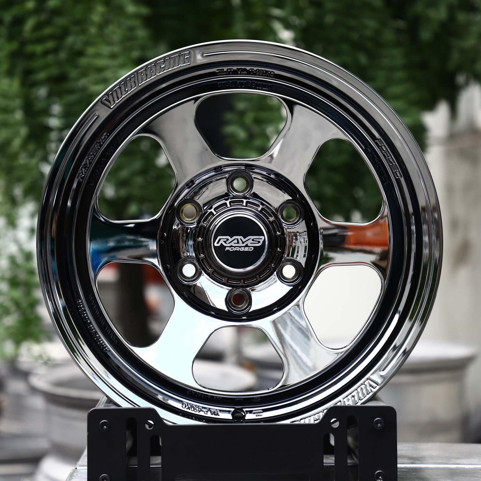 Toyota Tacoma wheels – Chrome 6-Spoke (Rays-Style), front view